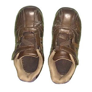 Toddlers faux leather sneaker (walker), light weight